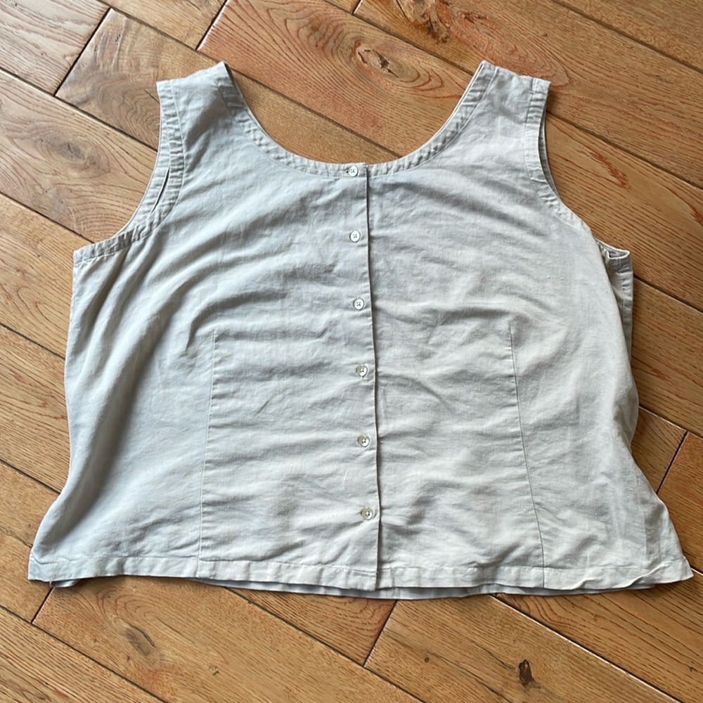 Eddie Bauer women top Linen blend, scoop neck sleeveless with buttons size: XXL